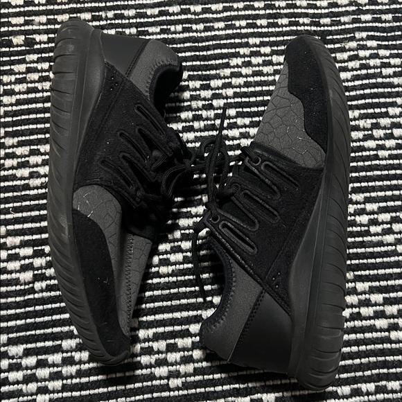 adidas Other - Adidas tubular size 7